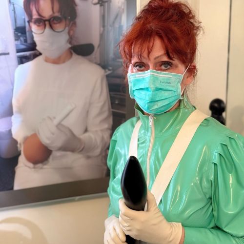 Galeriebild 4 von Dr. Madame P