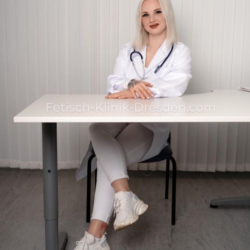 Galeriebild 1 von Frau Dr. Arya