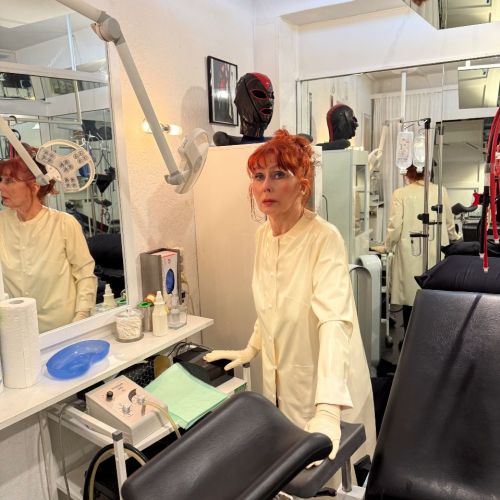 Galeriebild 3 von Dr. Madame P