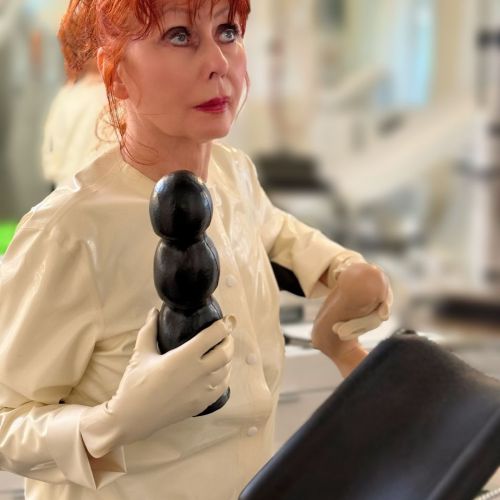 Galeriebild 2 von Dr. Madame P