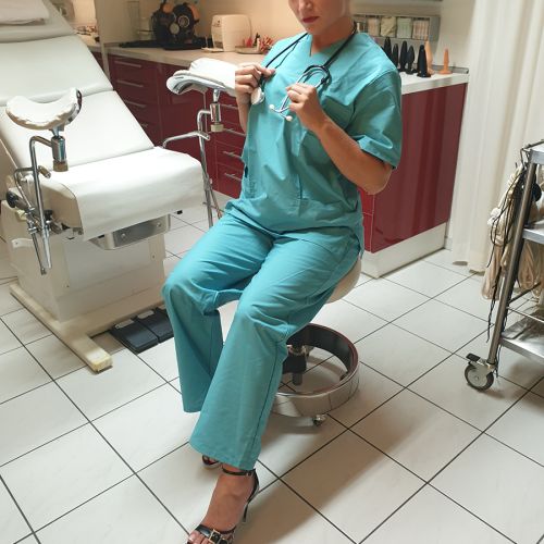 Galeriebild 2 von Bizarrärztin Livia