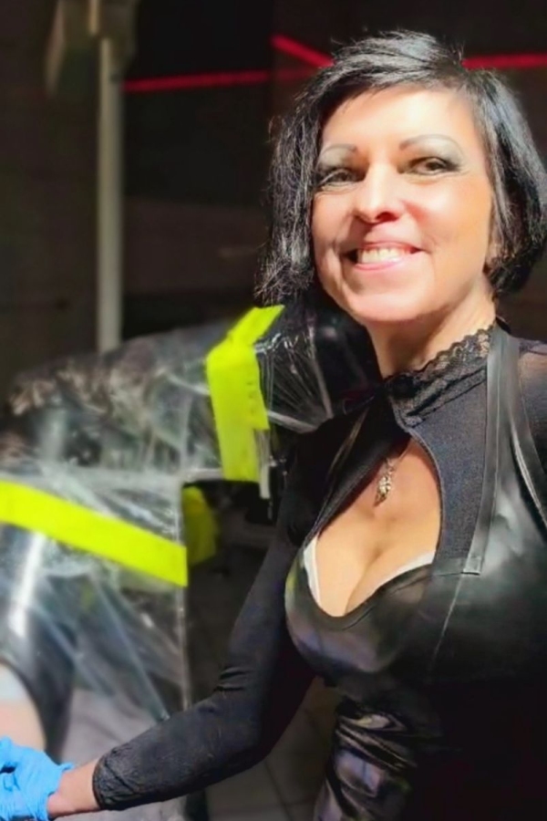 Profilbild von Bizarrärztin Lady Dana